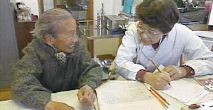 はたらいて はたらいて～小児科診療所と老人たち～